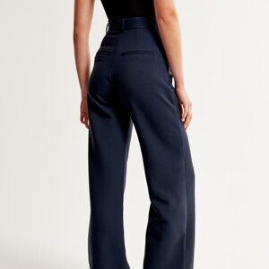 Abercrombie & Fitch Sloan Tailored Pant in Navy - Size 29 / 8 Short